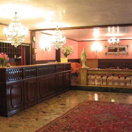 Palace 4*