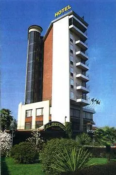 Palace 4*